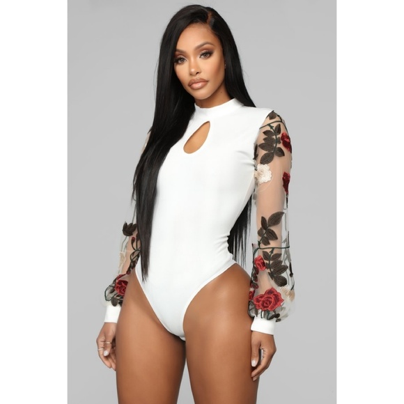 💸SOLD💸 NWT Rose Parade Bodysuit - Ivory - Picture 2 of 6